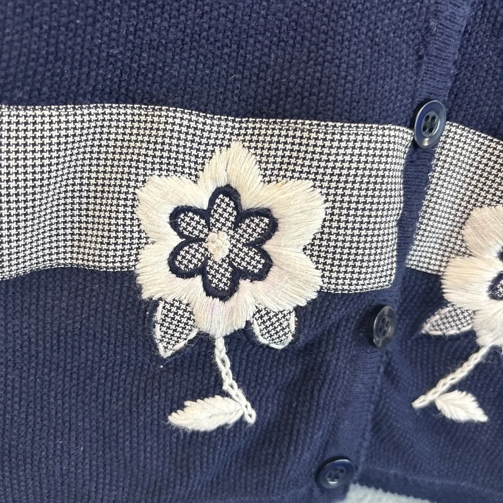 Vintage 90s‎ White Navy Embroidered Floral Faux Sweater Set Top S Dunner Stunner